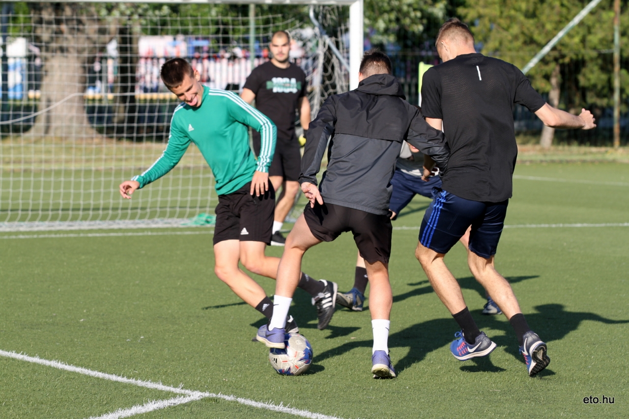Szurkolói foci a Kihívás Napján 