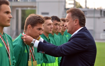 Átadták az U19-es bajnoki aranyérmeket