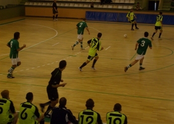 Az újszülöttekért húztak futballcsukát