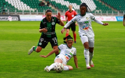 Csúcsrangadó a hölgyeknél