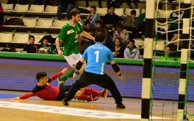 Hétfőn futsal csúcsrangadó!