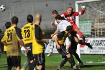 Komoly meglepetés az NB I-ben: Győrben nyert Véber csapata 