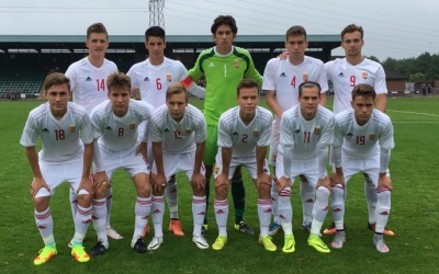 Mocsi és Kovács is utazik