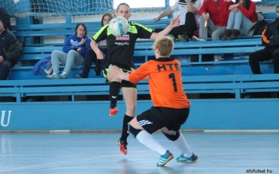 PARÁDÉS ETO GYŐZELEM BÖSZÖRMÉNYBEN