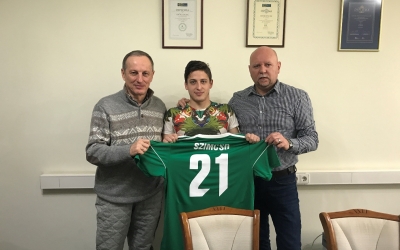 Szimcso Viktor hosszabbított!