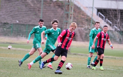 Továbbra is menetel az U19