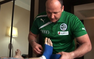 Video: Svec bokasérülés miatt pihen